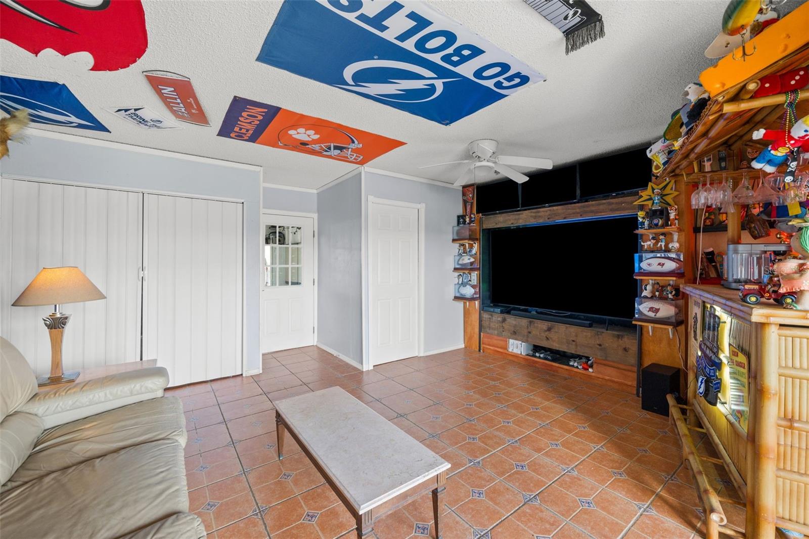 Image 56 of 82 For 637 Pinellas Bayway S 111