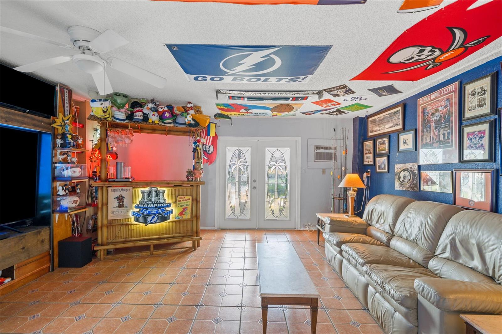 Image 57 of 82 For 637 Pinellas Bayway S 111