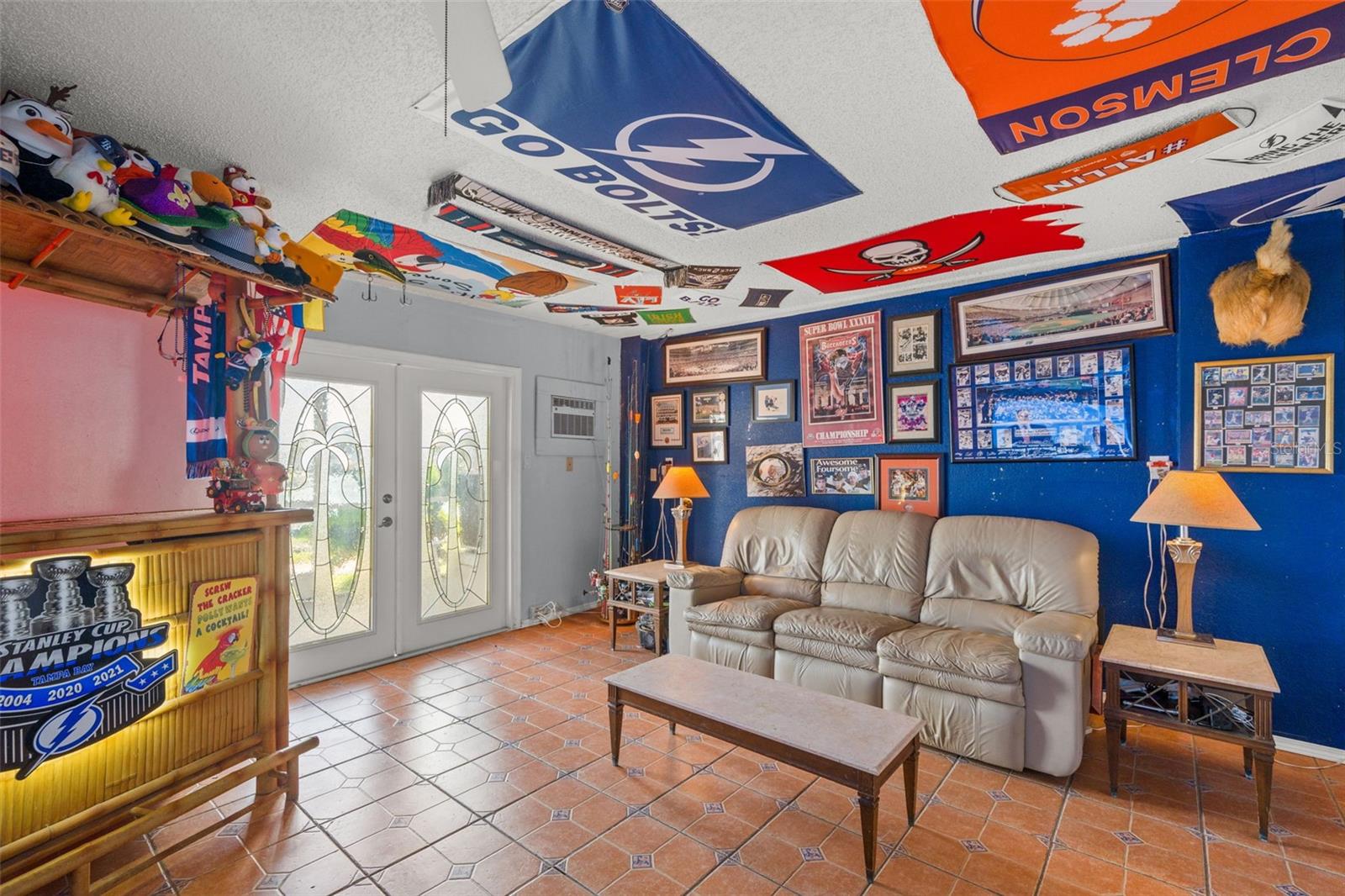 Image 59 of 82 For 637 Pinellas Bayway S 111