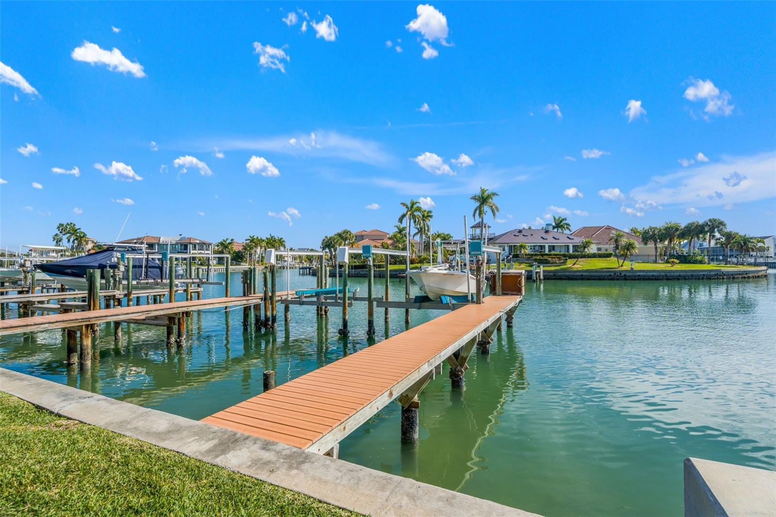 Image 71 of 82 For 637 Pinellas Bayway S 111