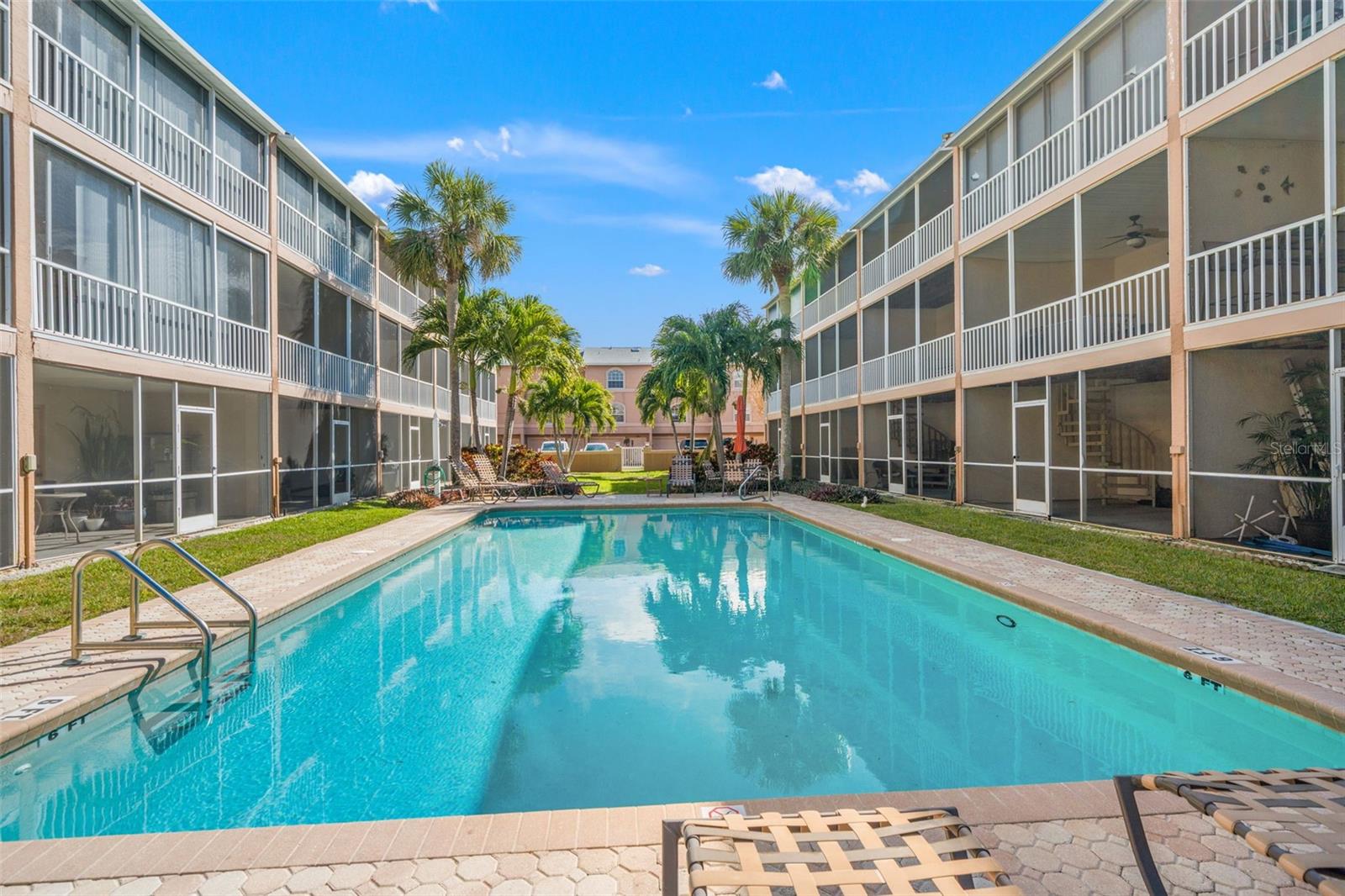 Image 73 of 82 For 637 Pinellas Bayway S 111