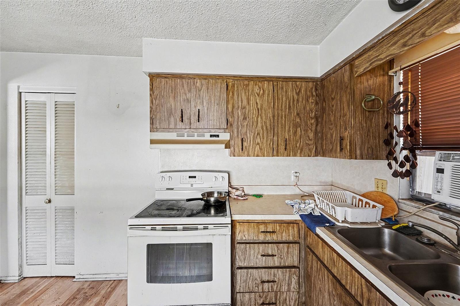 Image 7 of 24 For 3050 Meadow Lake Avenue