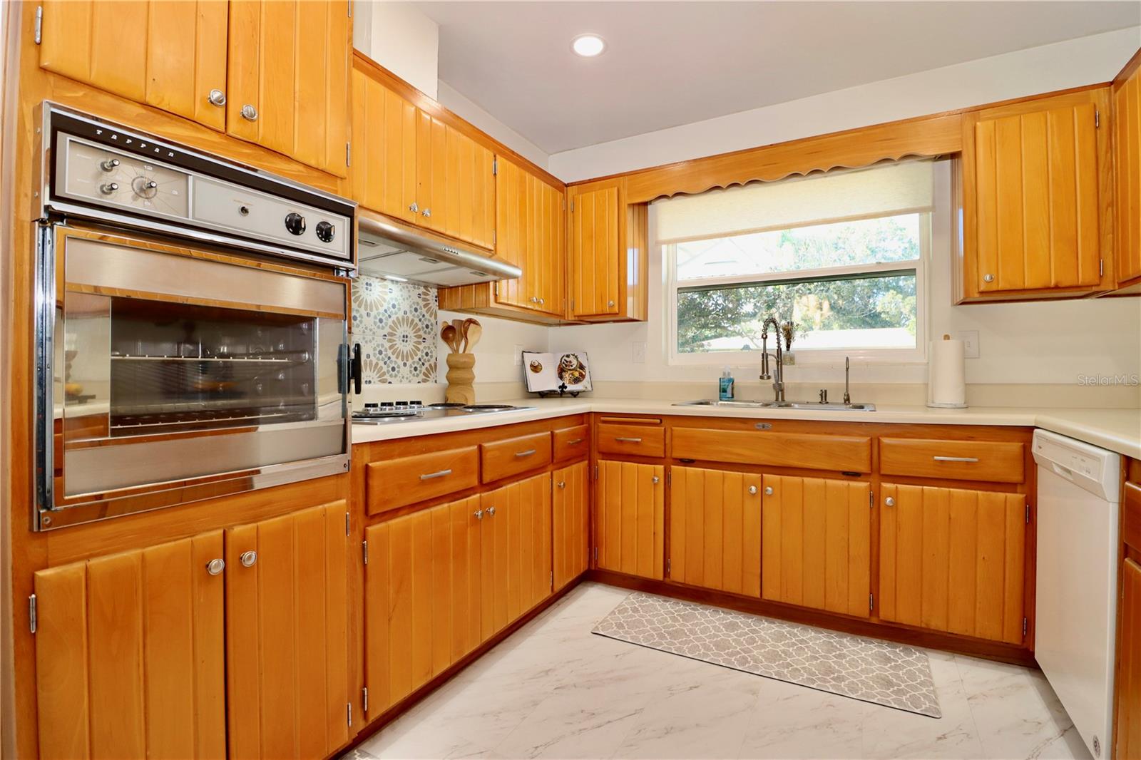 Image 13 of 49 For 1331 Dorothy Drive