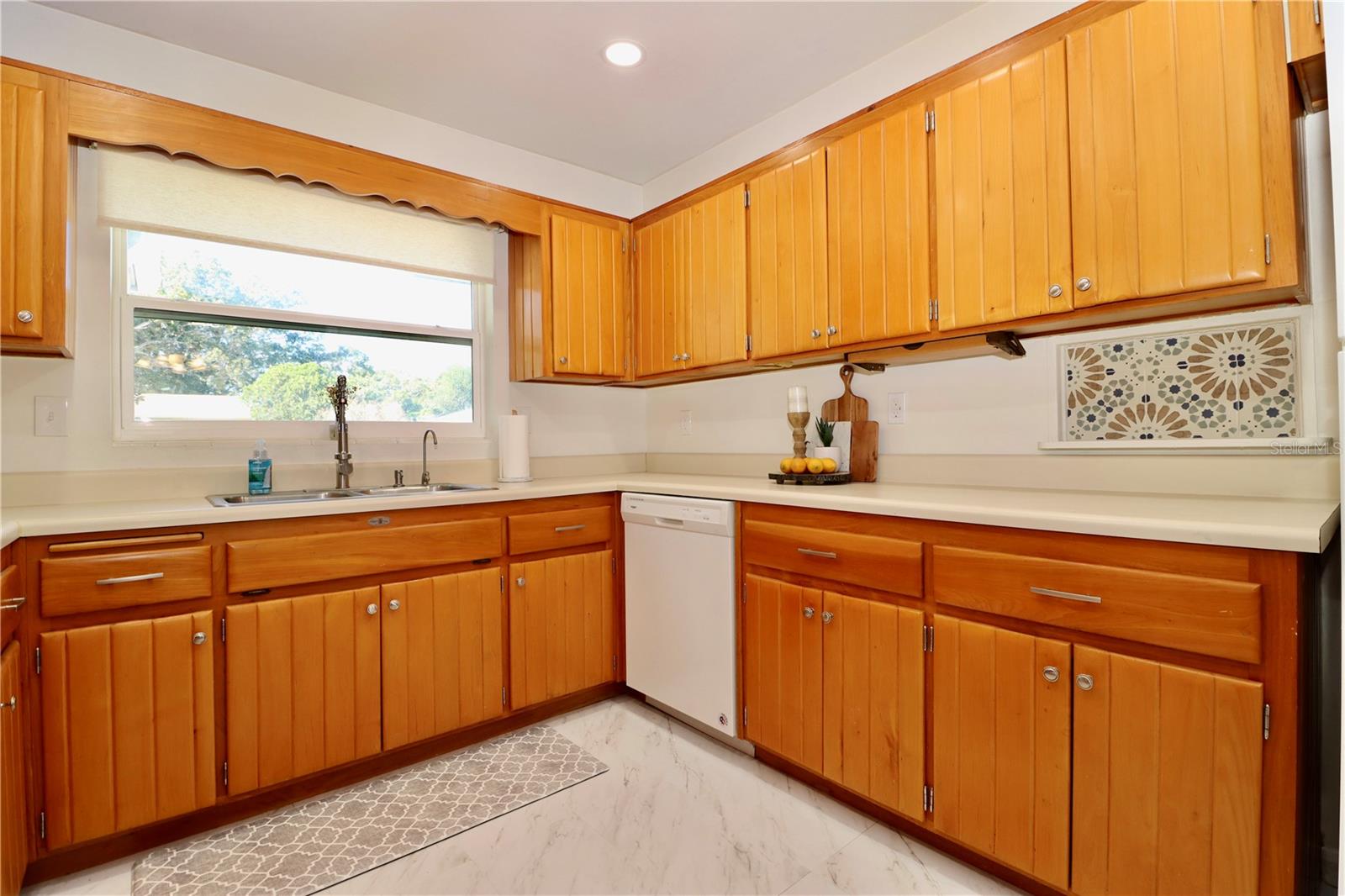 Image 14 of 49 For 1331 Dorothy Drive