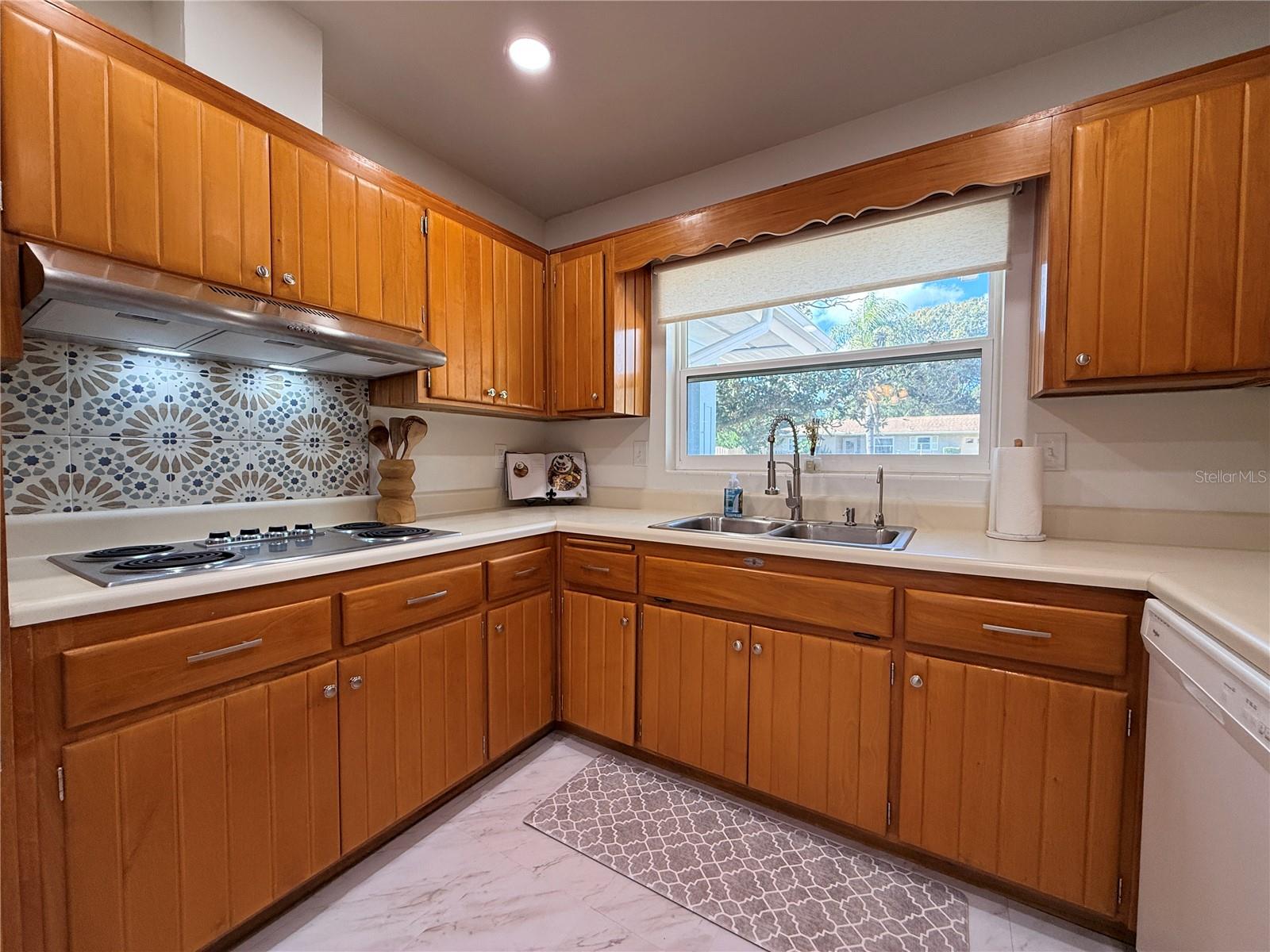 Image 15 of 49 For 1331 Dorothy Drive