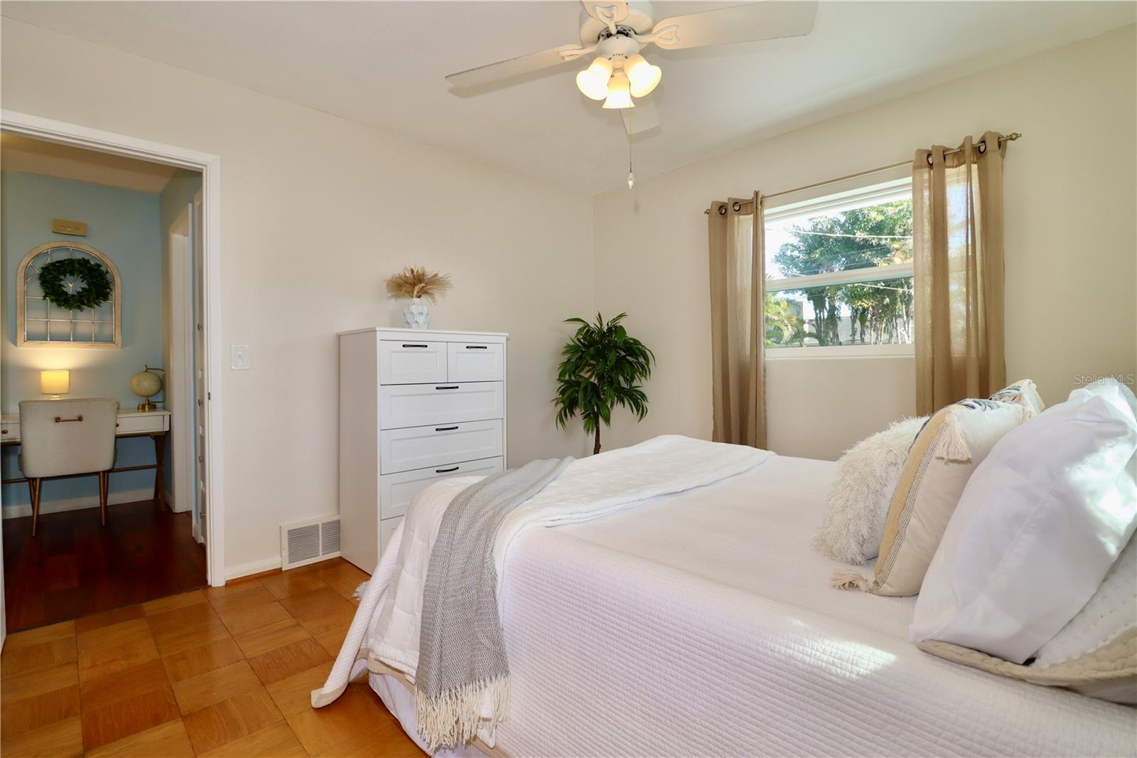 Image 26 of 49 For 1331 Dorothy Drive