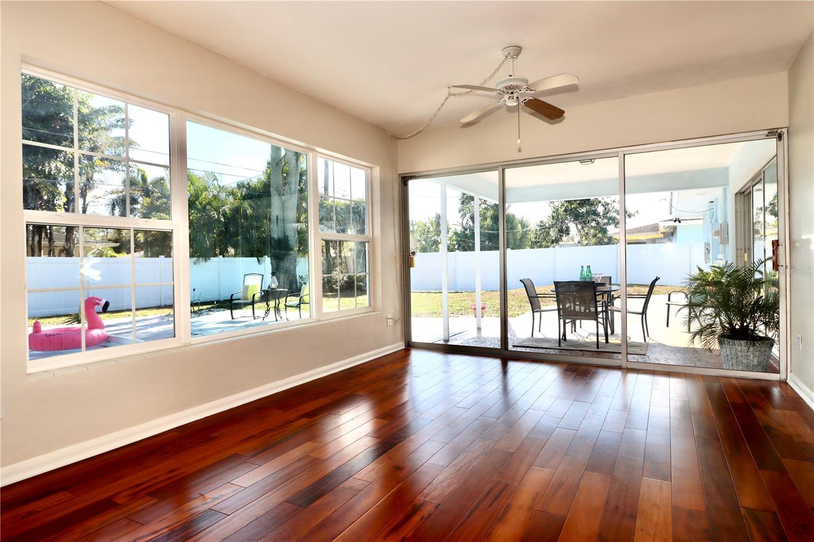 Image 33 of 49 For 1331 Dorothy Drive