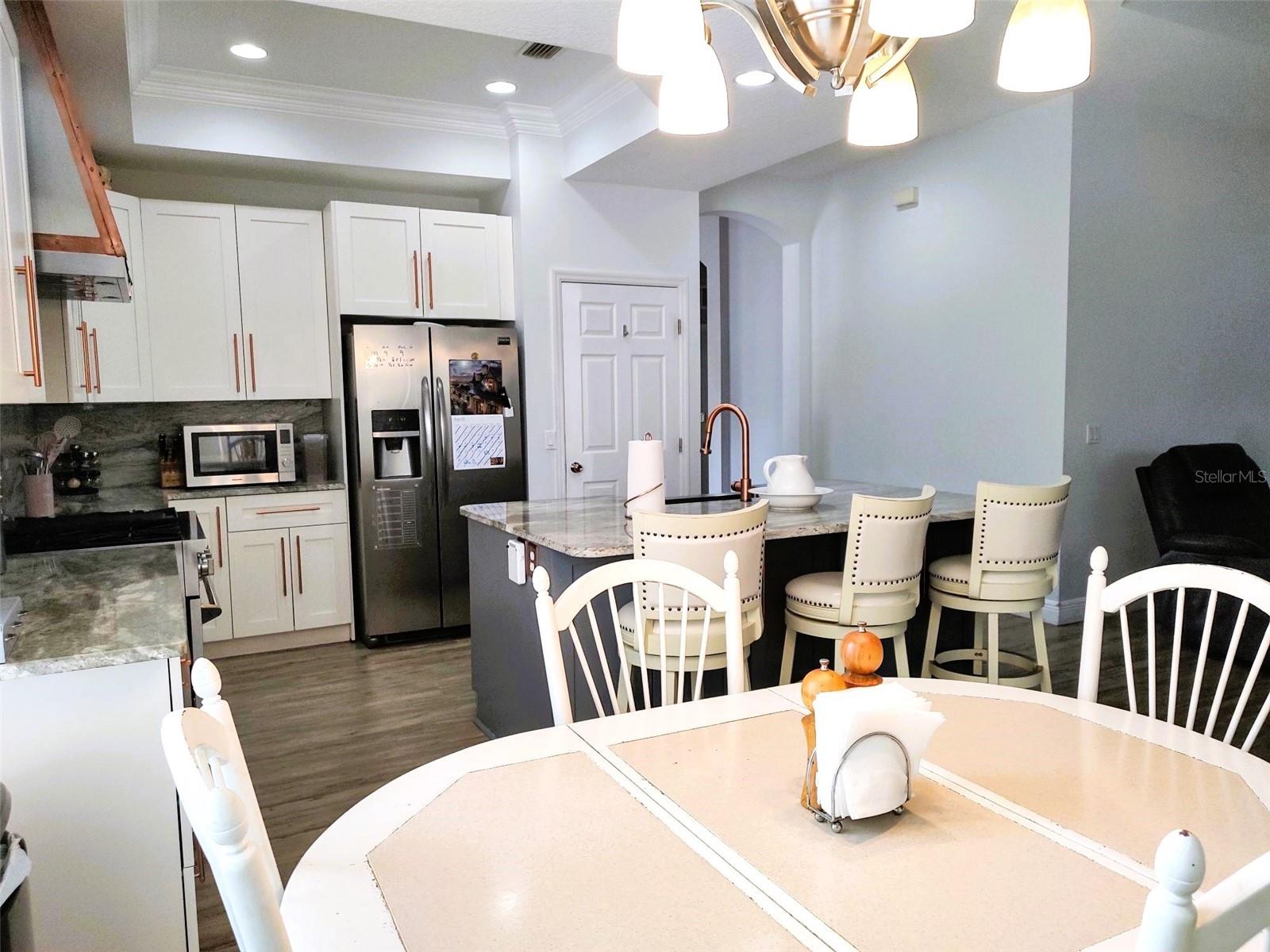 Listing photo id 12 for 3639 Hurston Street