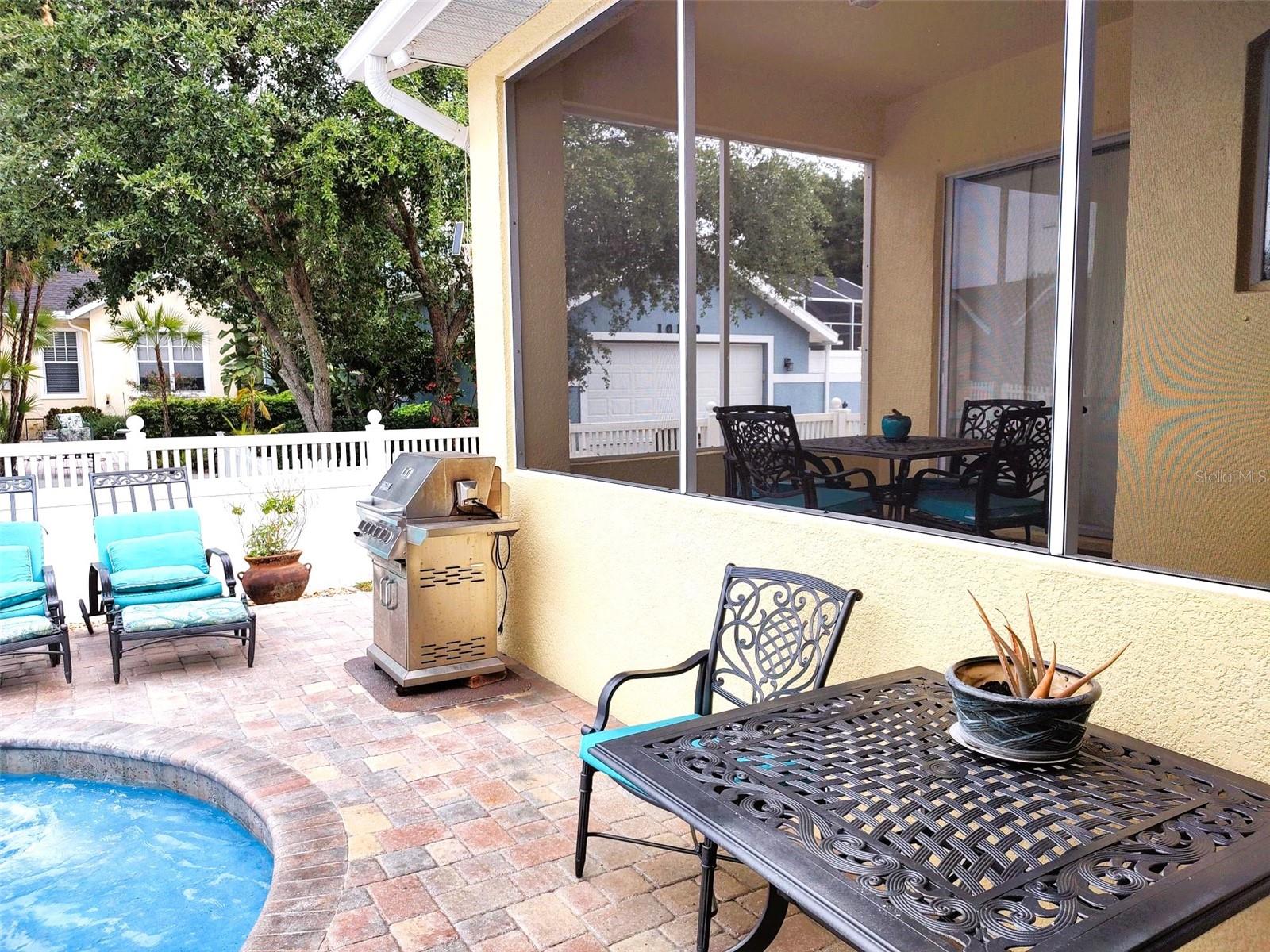 Listing photo id 28 for 3639 Hurston Street