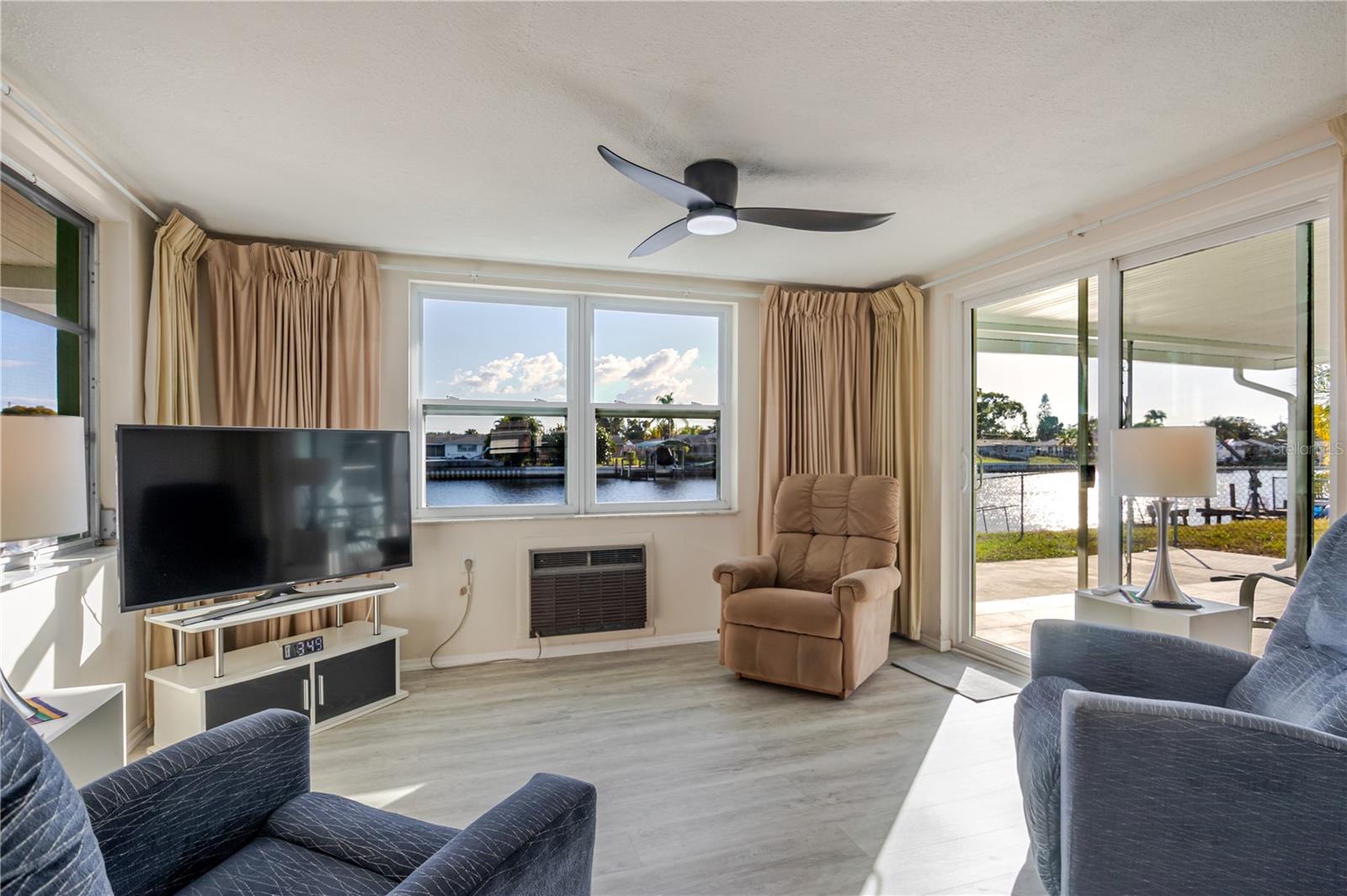 Image 16 of 51 For 5644 Riddle Road