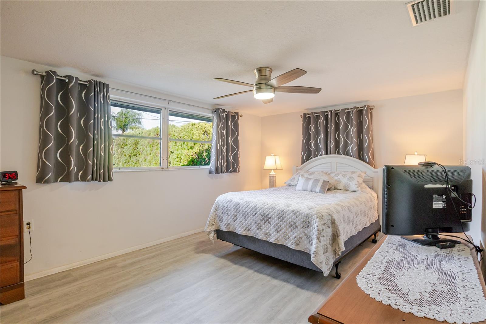 Image 22 of 51 For 5644 Riddle Road