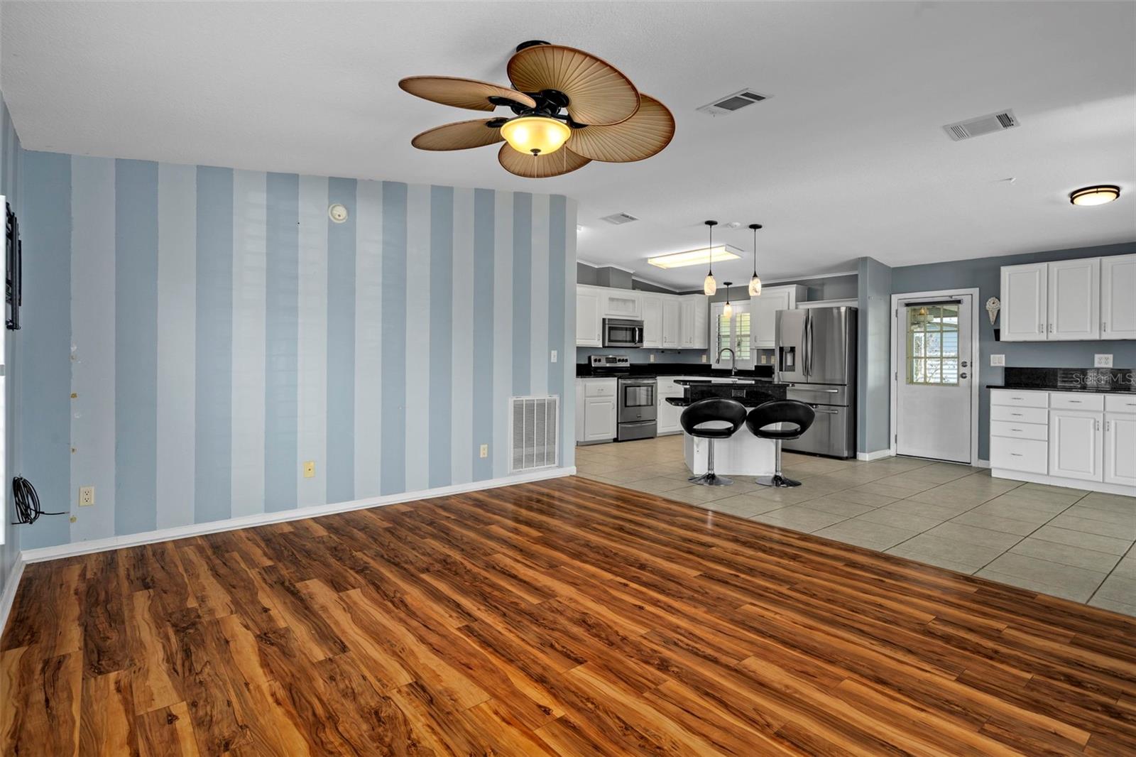 Image 12 of 45 For 37635 Gill Avenue