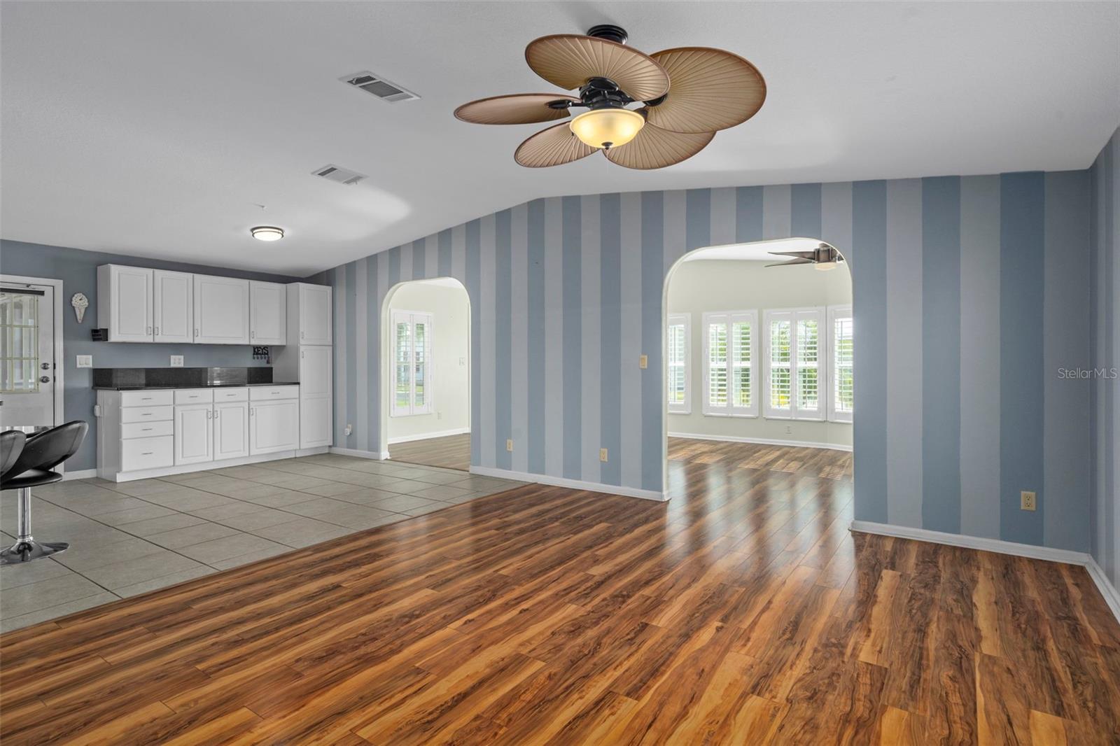 Image 13 of 45 For 37635 Gill Avenue