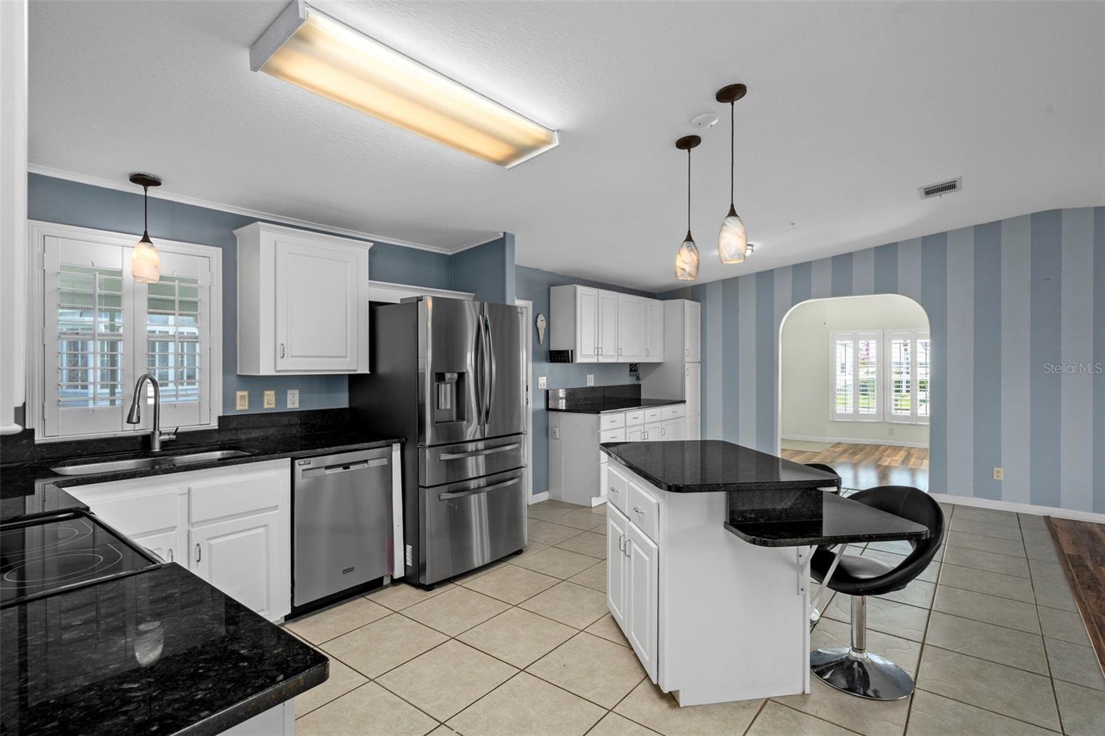 Image 19 of 45 For 37635 Gill Avenue