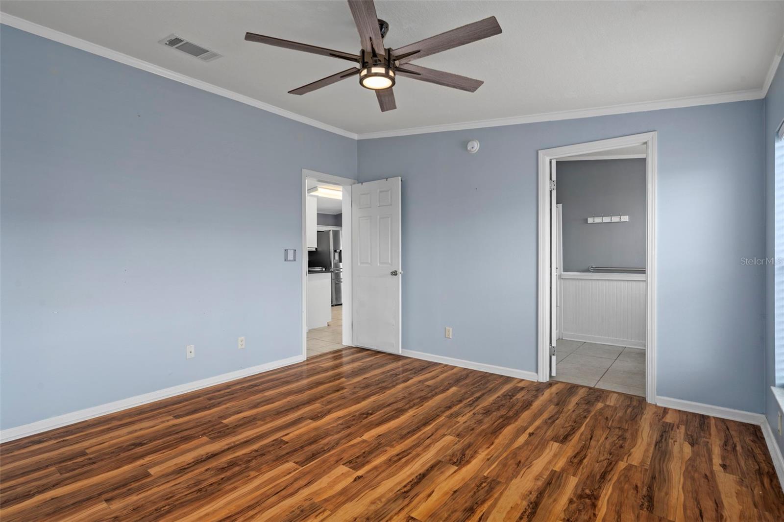 Image 22 of 45 For 37635 Gill Avenue