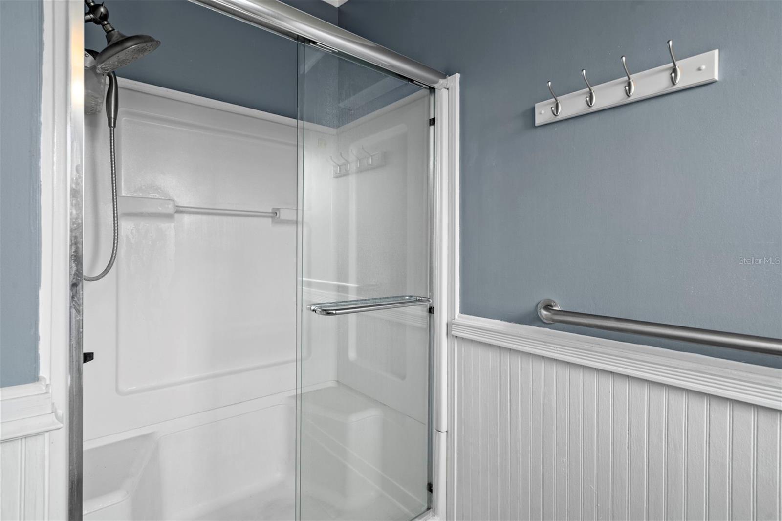 Image 24 of 45 For 37635 Gill Avenue