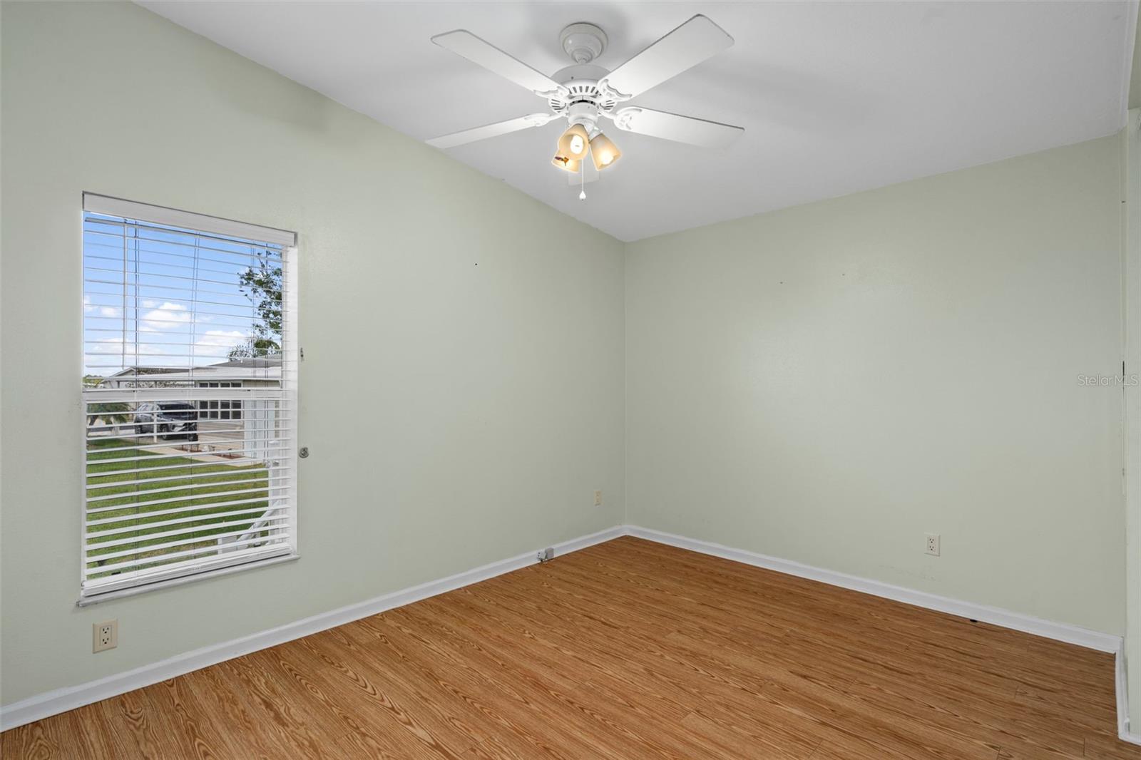 Image 25 of 45 For 37635 Gill Avenue