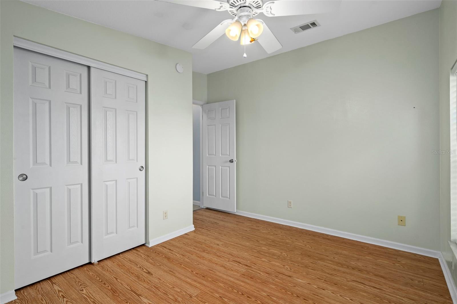 Image 26 of 45 For 37635 Gill Avenue