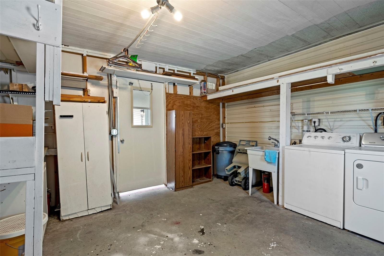 Image 29 of 45 For 37635 Gill Avenue