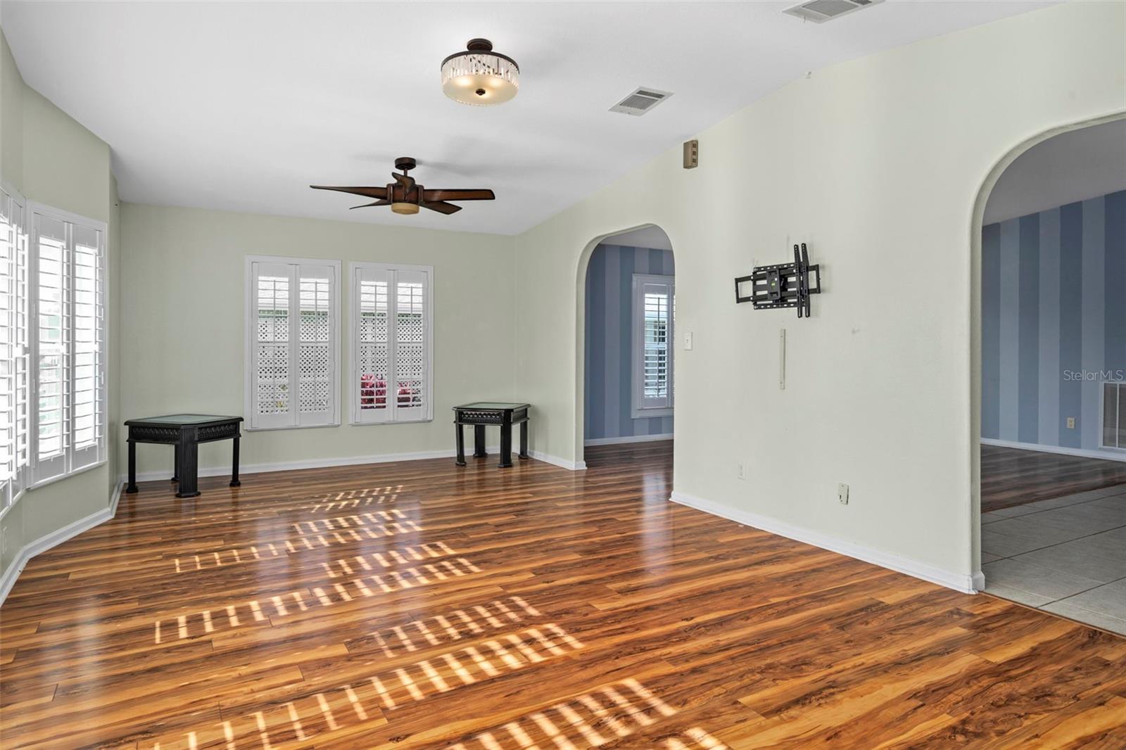 Image 7 of 45 For 37635 Gill Avenue