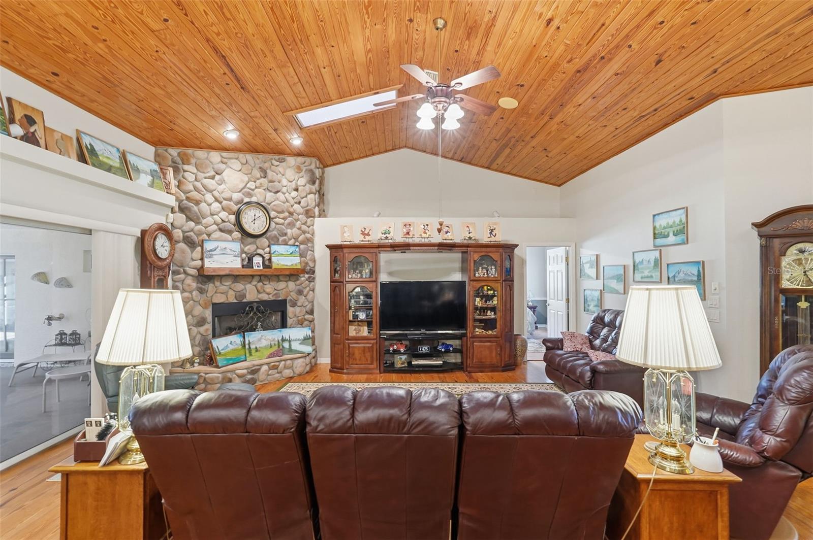 Image 10 of 57 For 340 Hedrick Avenue