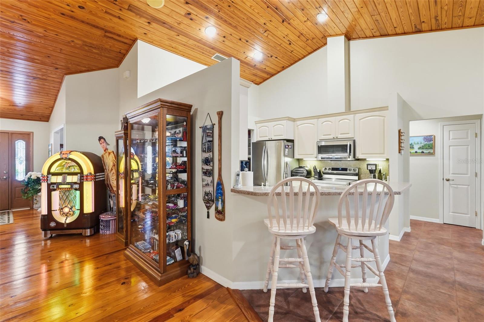 Image 13 of 57 For 340 Hedrick Avenue