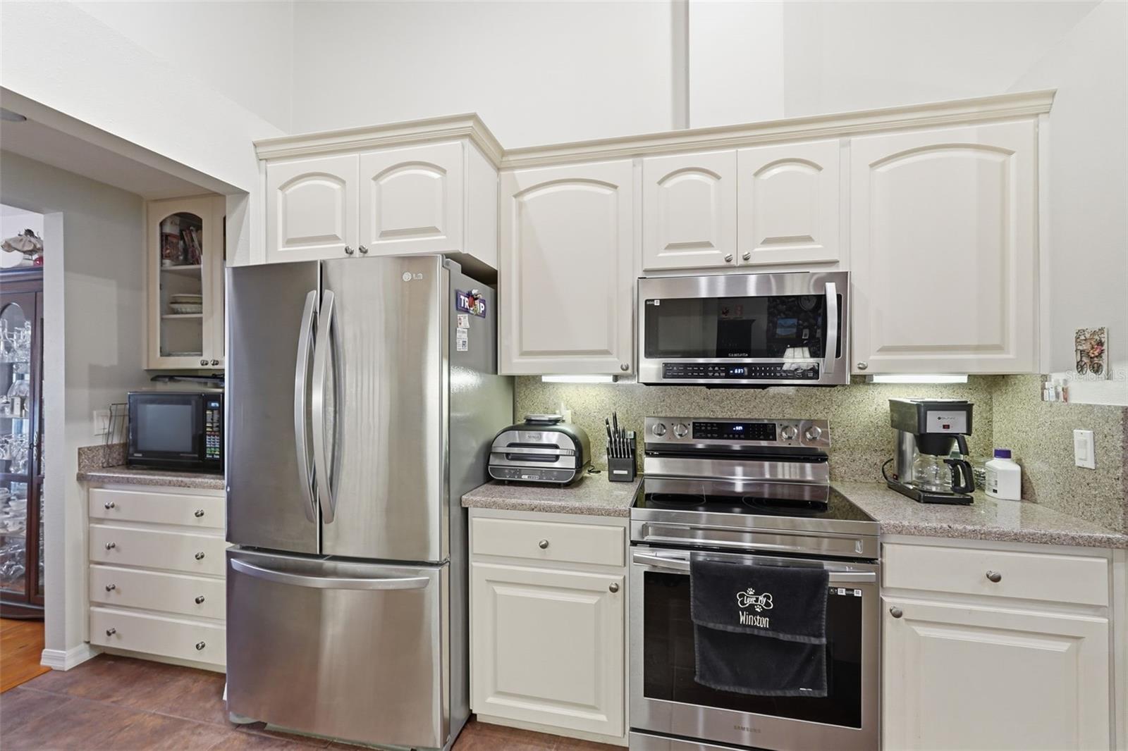 Image 14 of 57 For 340 Hedrick Avenue