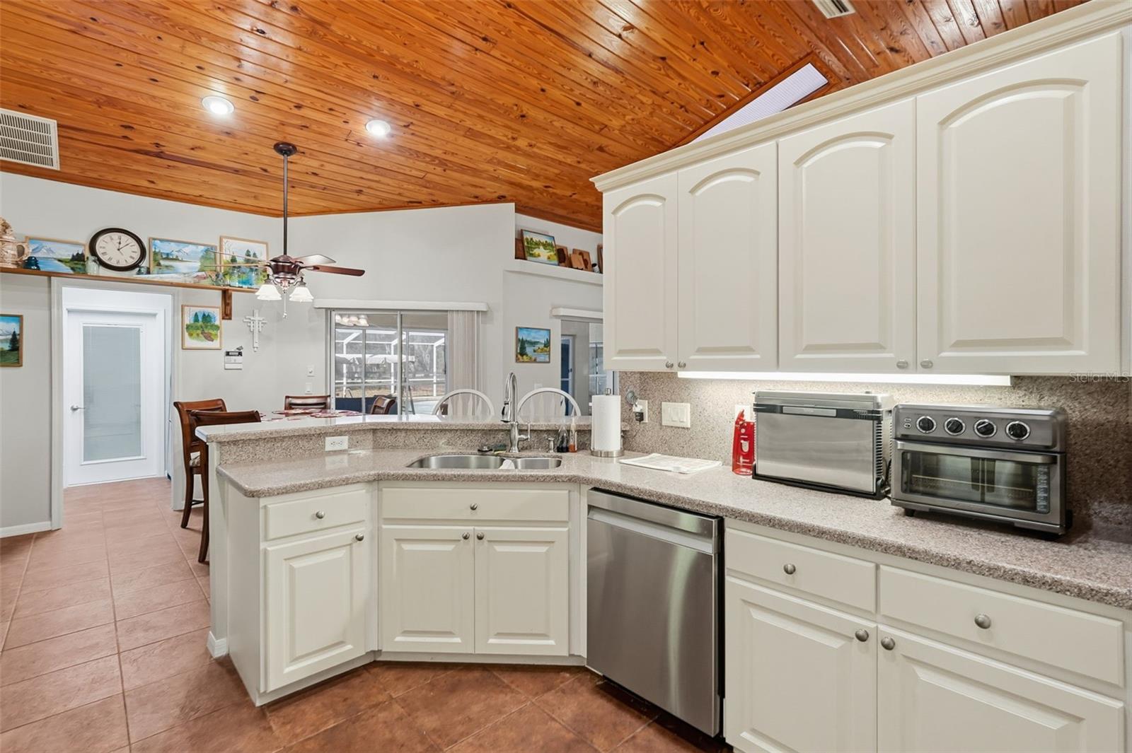 Image 15 of 57 For 340 Hedrick Avenue