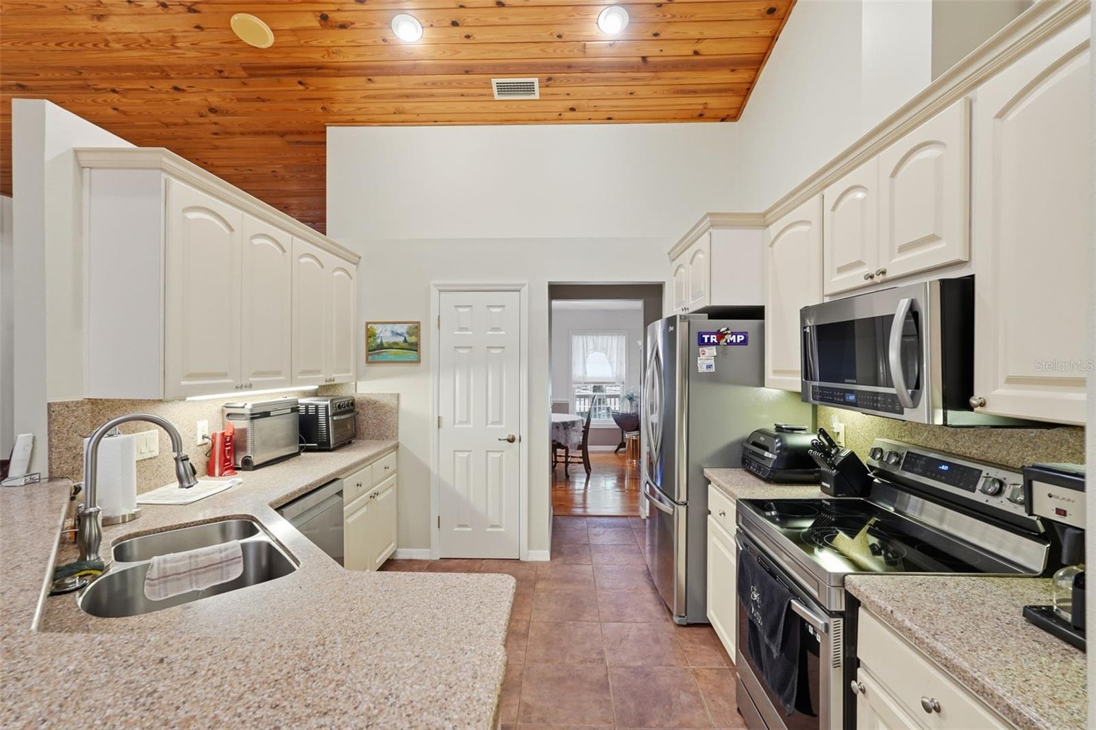 Image 16 of 57 For 340 Hedrick Avenue