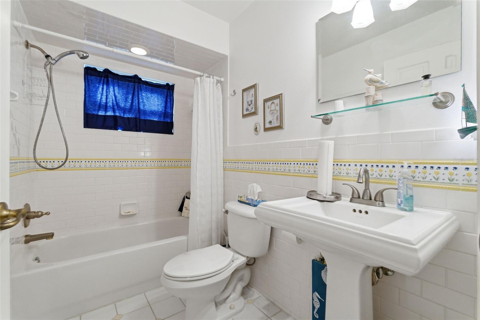 Image 37 of 57 For 340 Hedrick Avenue