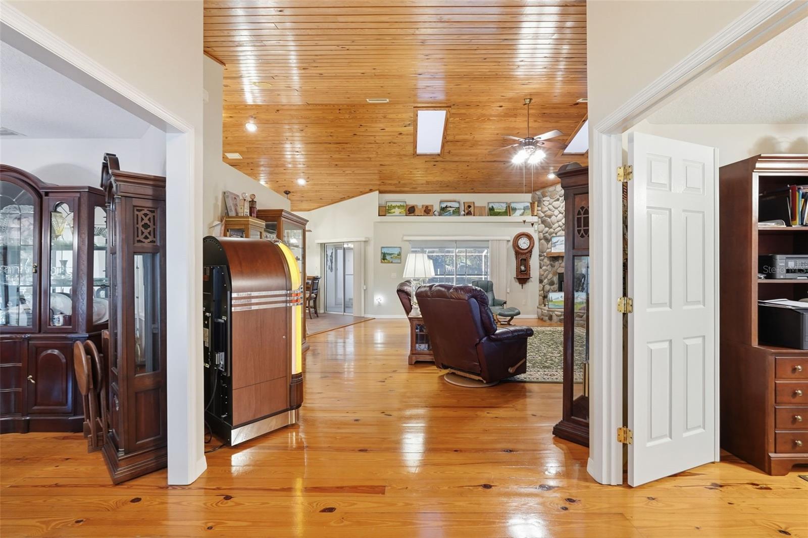 Image 7 of 57 For 340 Hedrick Avenue