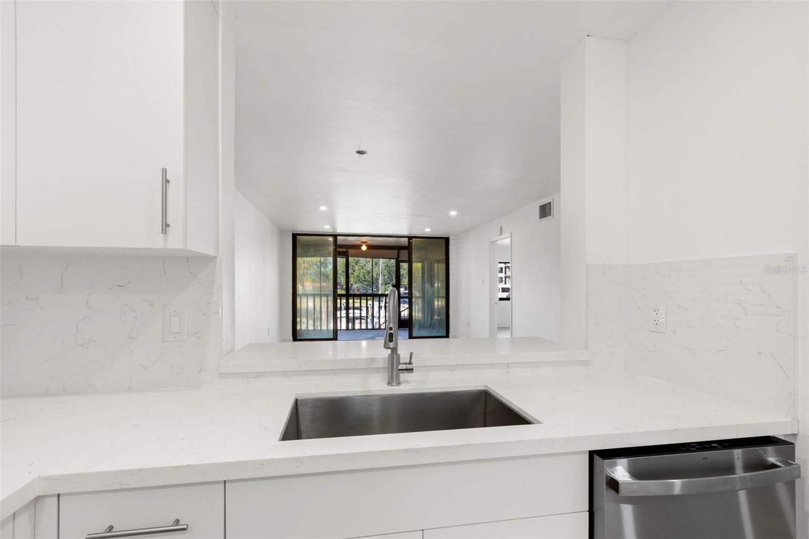 Image 10 of 50 For 1802 Mariner Drive 21