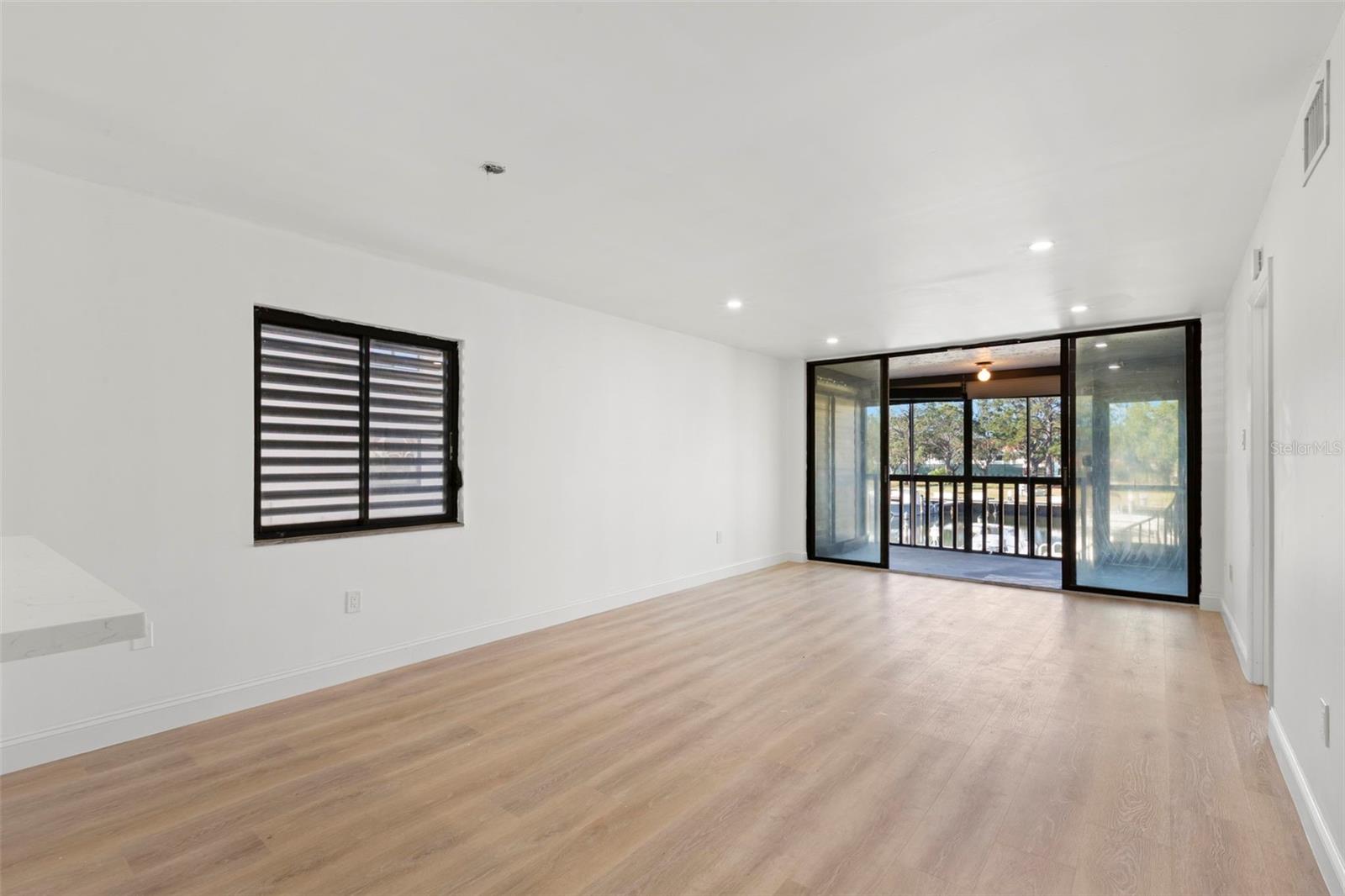 Image 13 of 50 For 1802 Mariner Drive 21