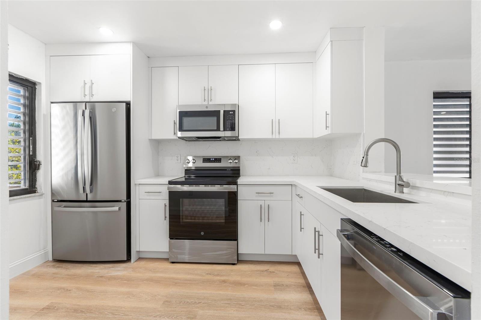 Image 7 of 50 For 1802 Mariner Drive 21