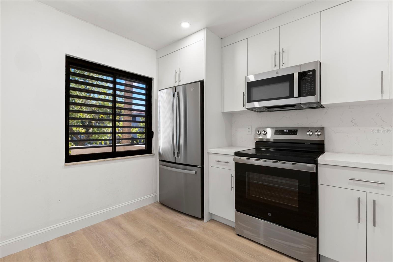 Image 8 of 50 For 1802 Mariner Drive 21