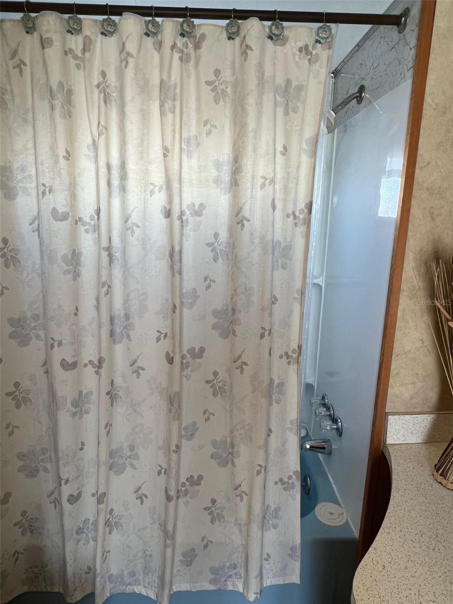 Image 11 of 16 For 12674 Seminole Boulevard M14