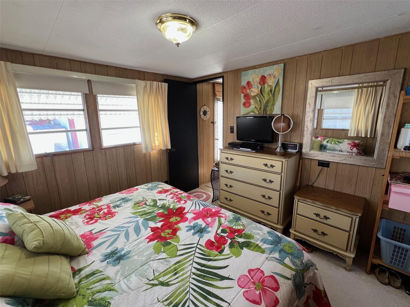 Image 13 of 16 For 12674 Seminole Boulevard M14