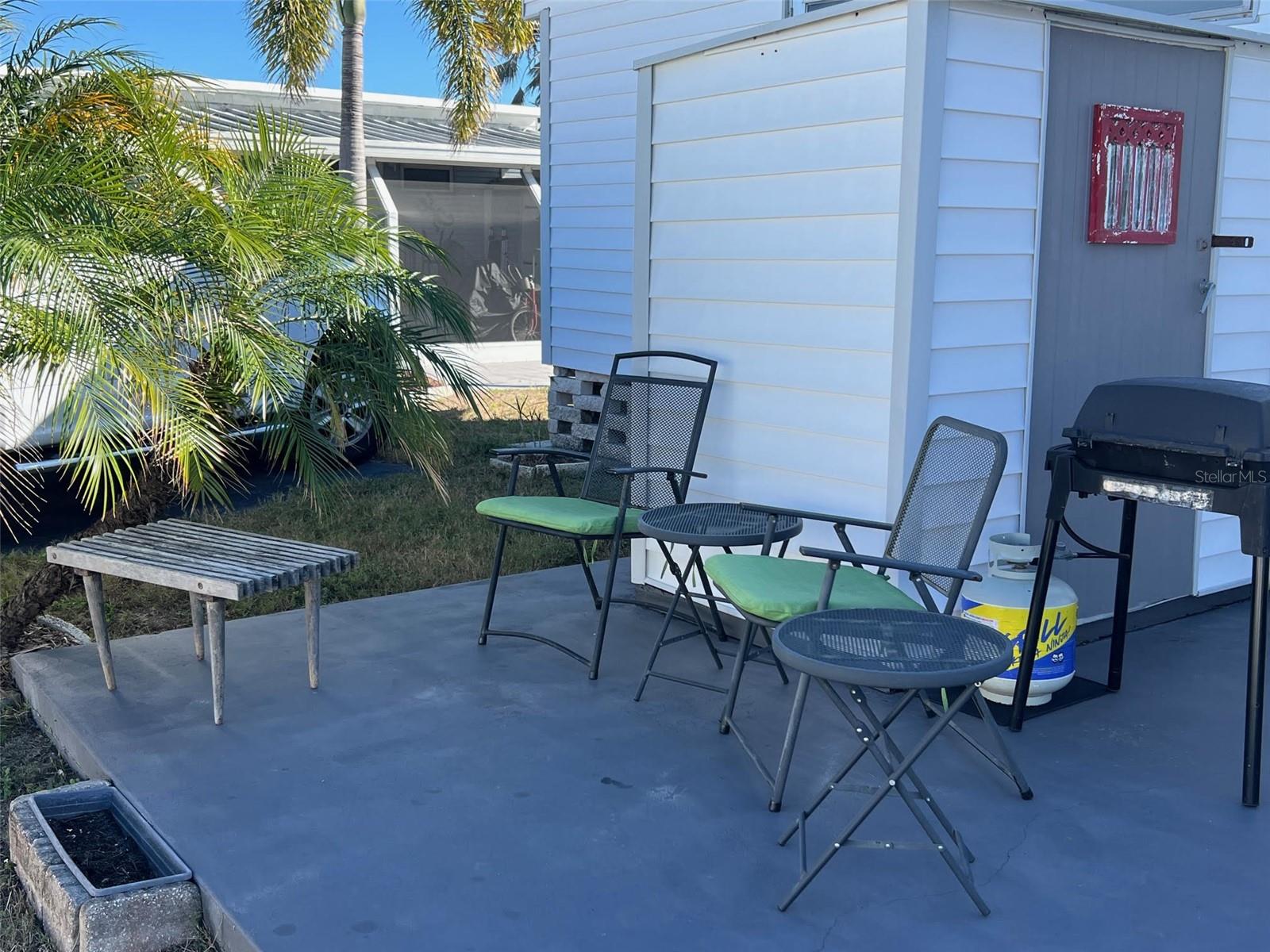 Image 2 of 16 For 12674 Seminole Boulevard M14