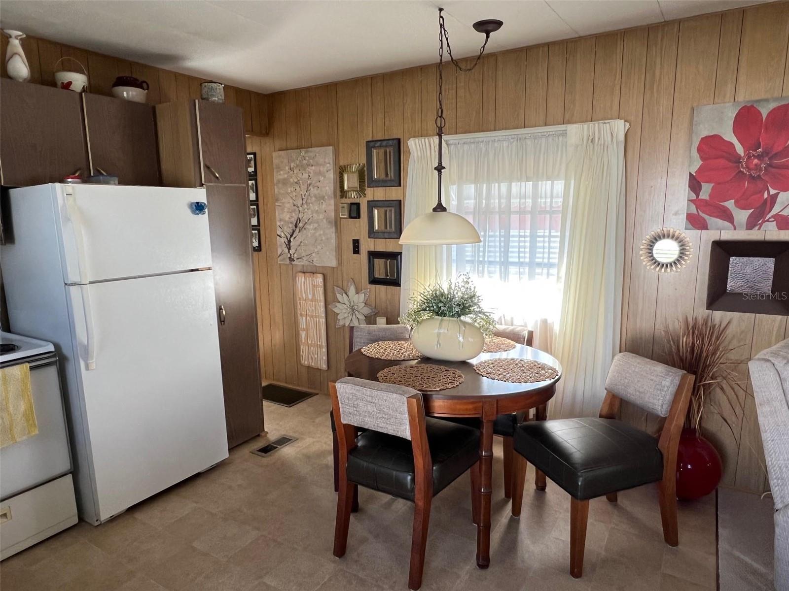 Image 5 of 16 For 12674 Seminole Boulevard M14