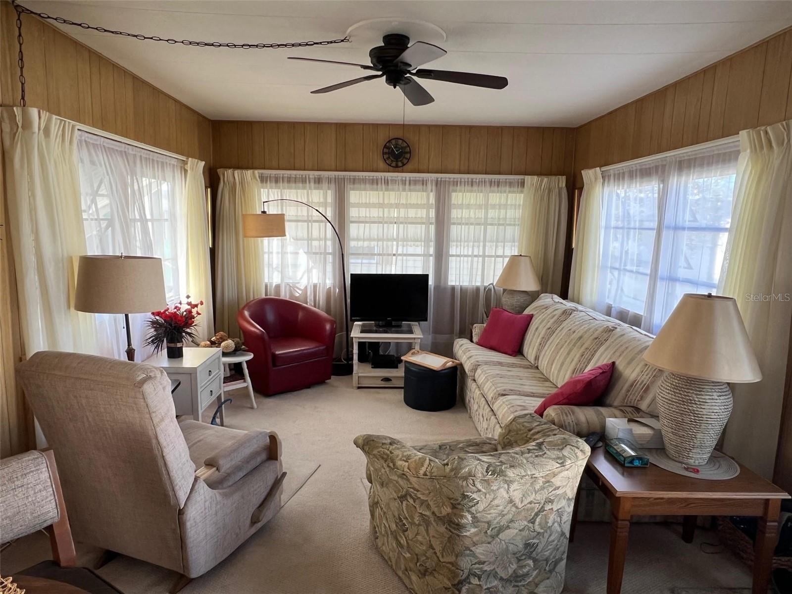 Image 7 of 16 For 12674 Seminole Boulevard M14