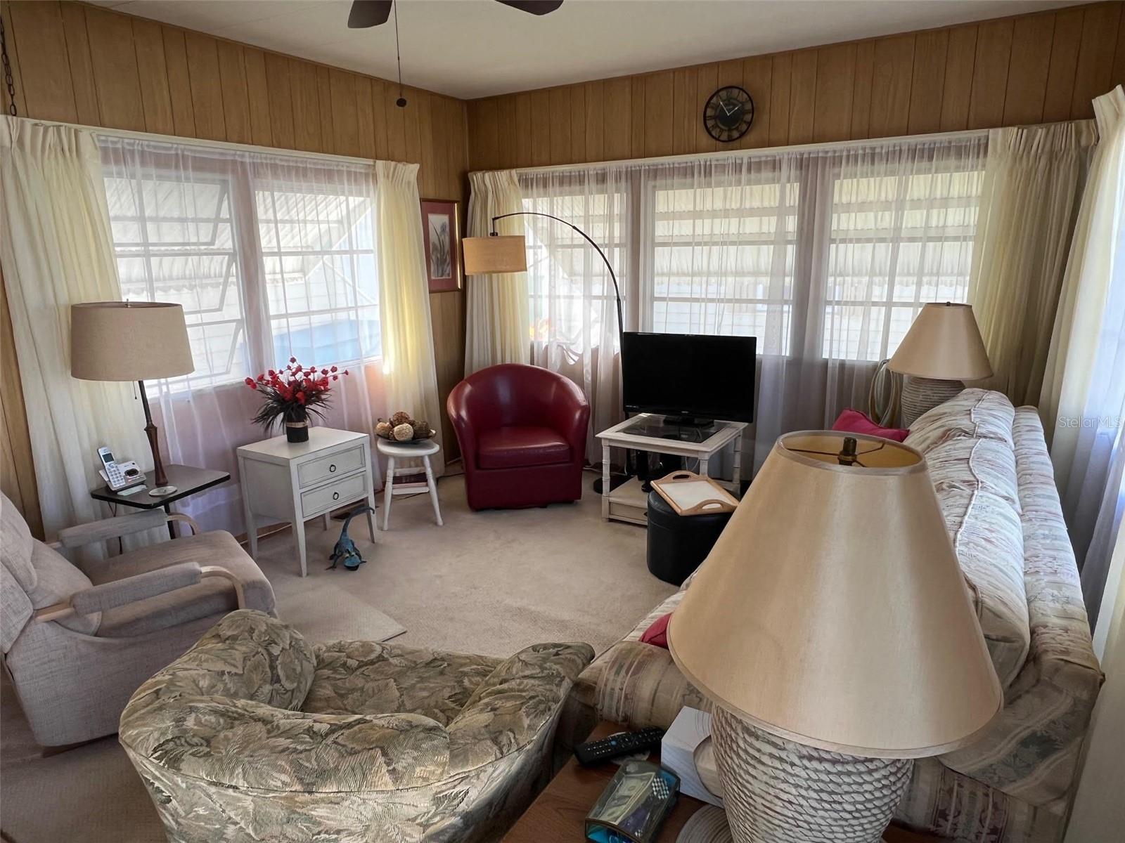 Image 8 of 16 For 12674 Seminole Boulevard M14