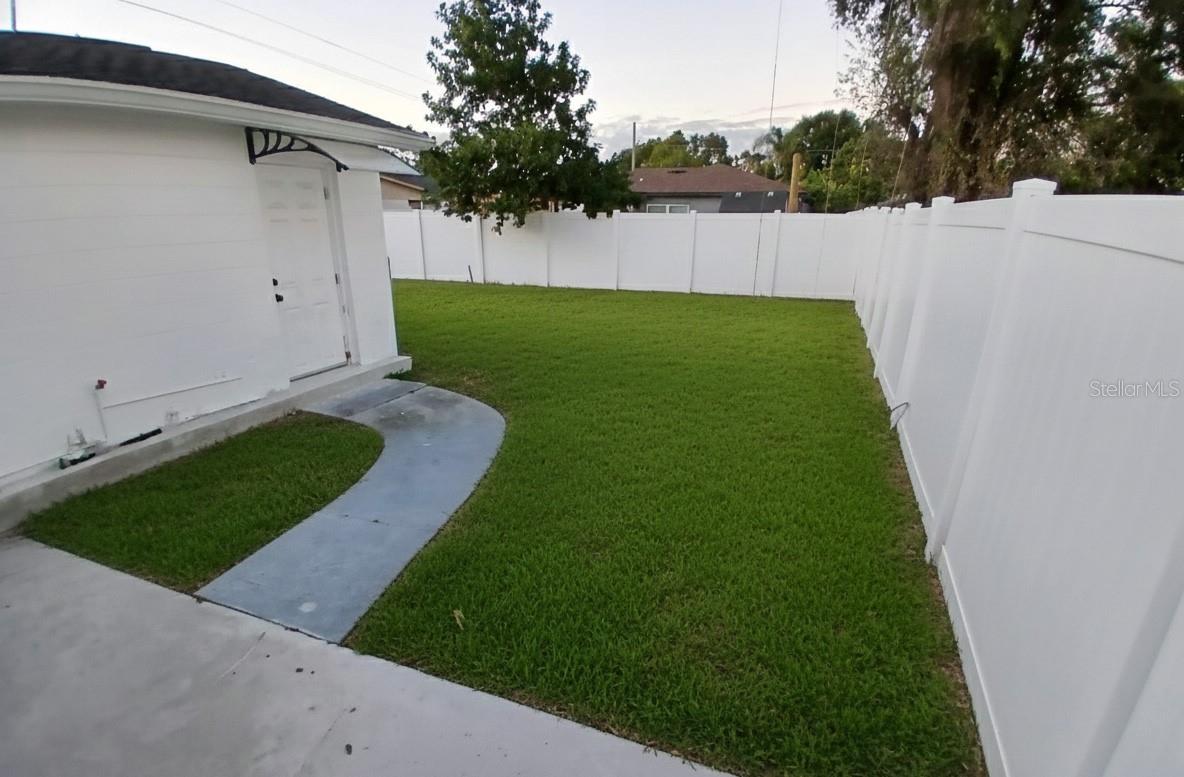 Image 13 of 25 For 3321 Palmetto Street