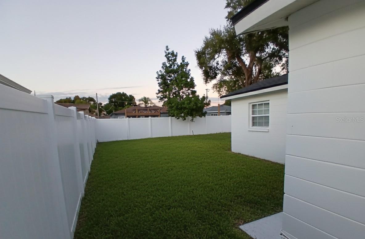 Image 14 of 25 For 3321 Palmetto Street