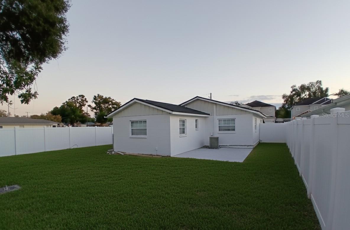 Image 17 of 25 For 3321 Palmetto Street