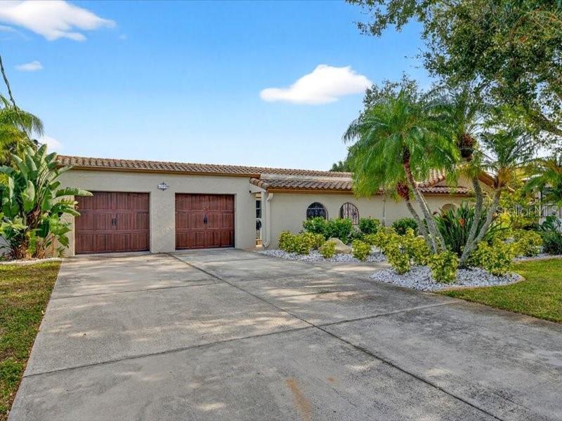 Image 5 of 78 For 6349 Spanish Main Drive