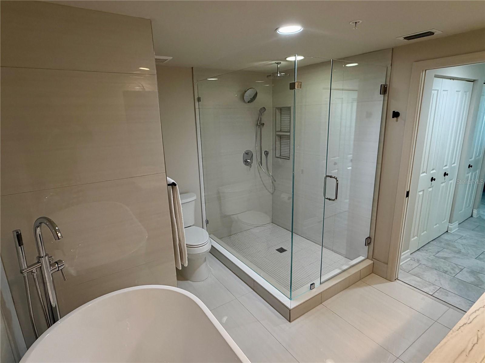 Image 17 of 44 For 1180 Gulf Boulevard 704