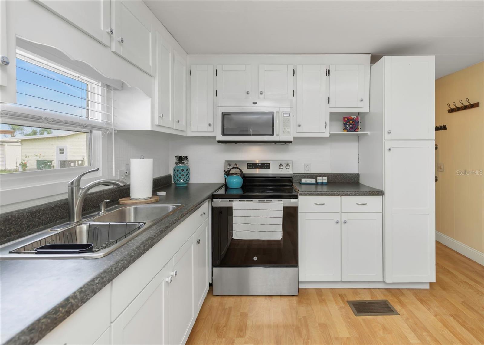 Image 10 of 60 For 1100 Belcher Road S 210