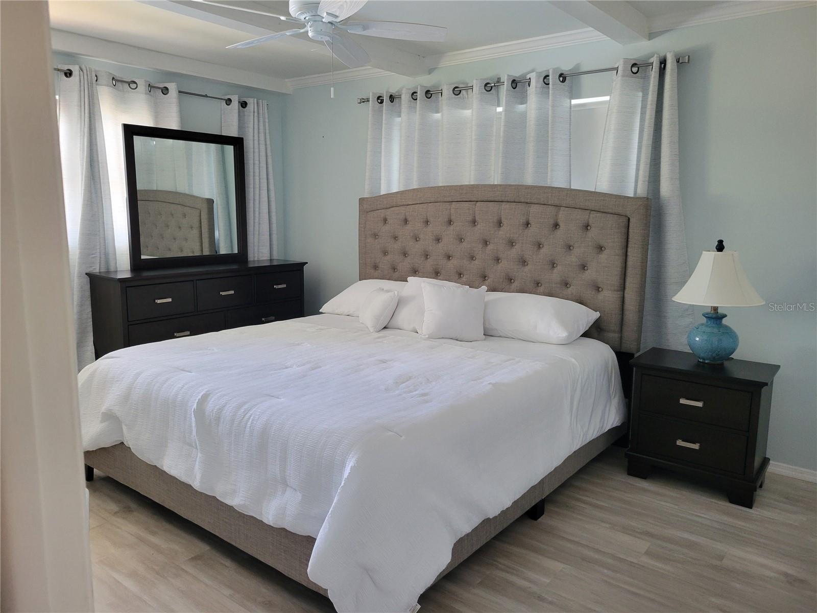 Image 11 of 30 For 930 Virginia Street 203