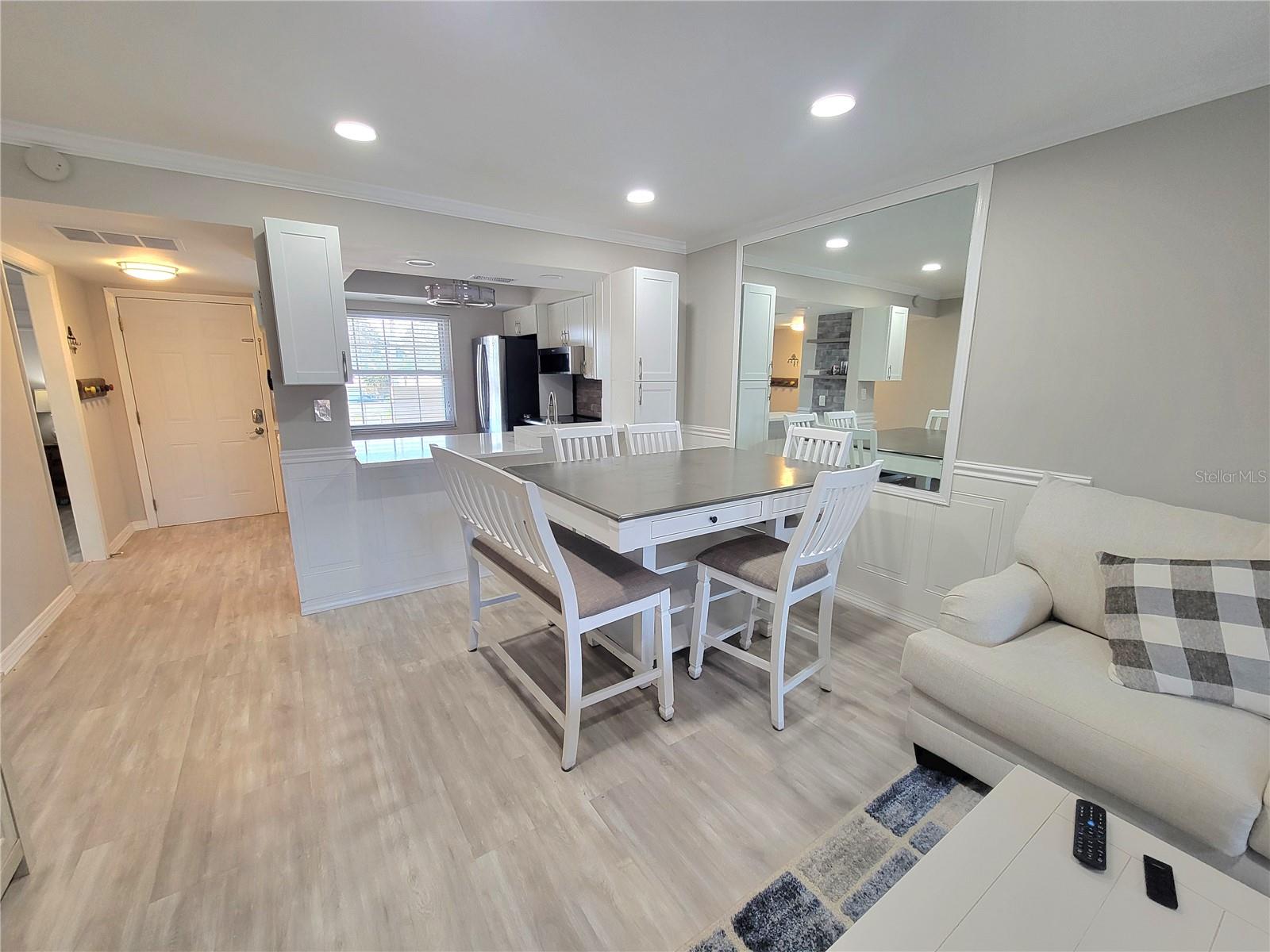 Image 9 of 30 For 930 Virginia Street 203