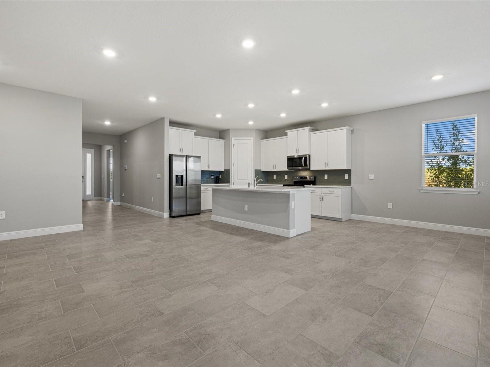 Image 15 of 27 For 17707 Gulf Ranch Place